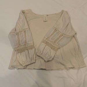 Loose white long sleeve